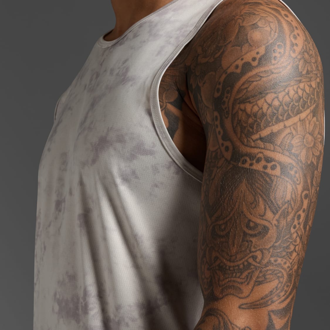 2XU Men Aero Tank - Carbon / Moon