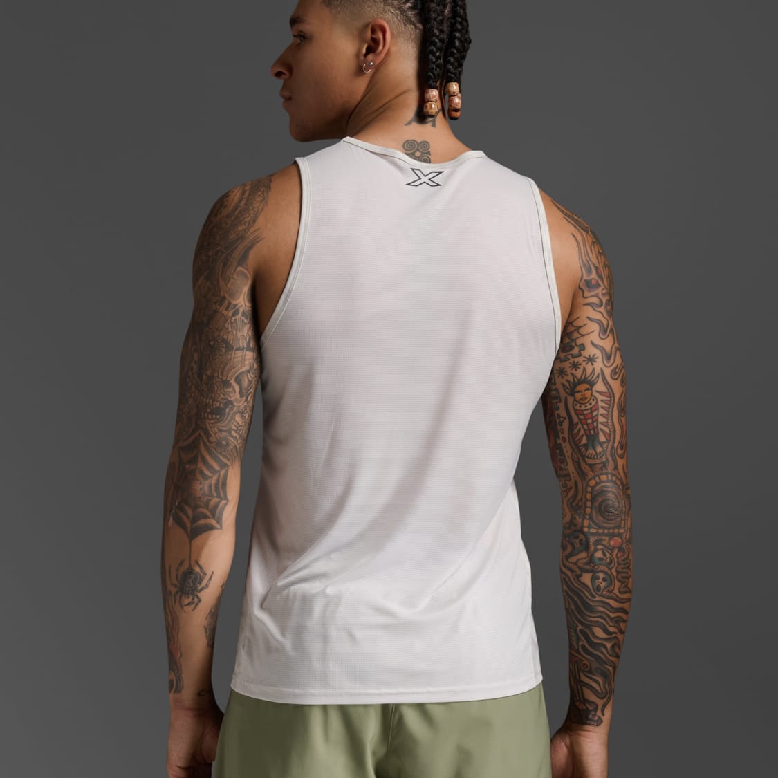 2XU Men Aero Tank - Carbon / Moon