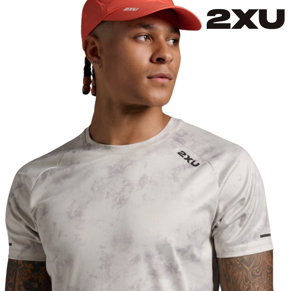 2XU Unisex Run Cap - Ember / White