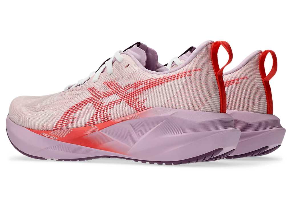 ASICS Women Novablast 5 Wide - White / Coral Reef
