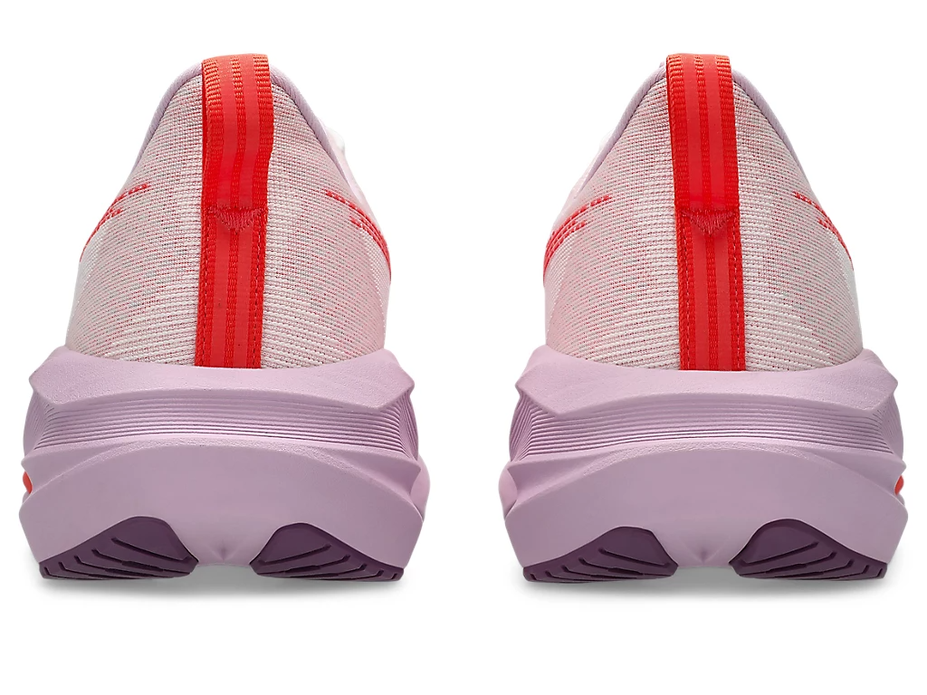 ASICS Women Novablast 5 Wide - White / Coral Reef