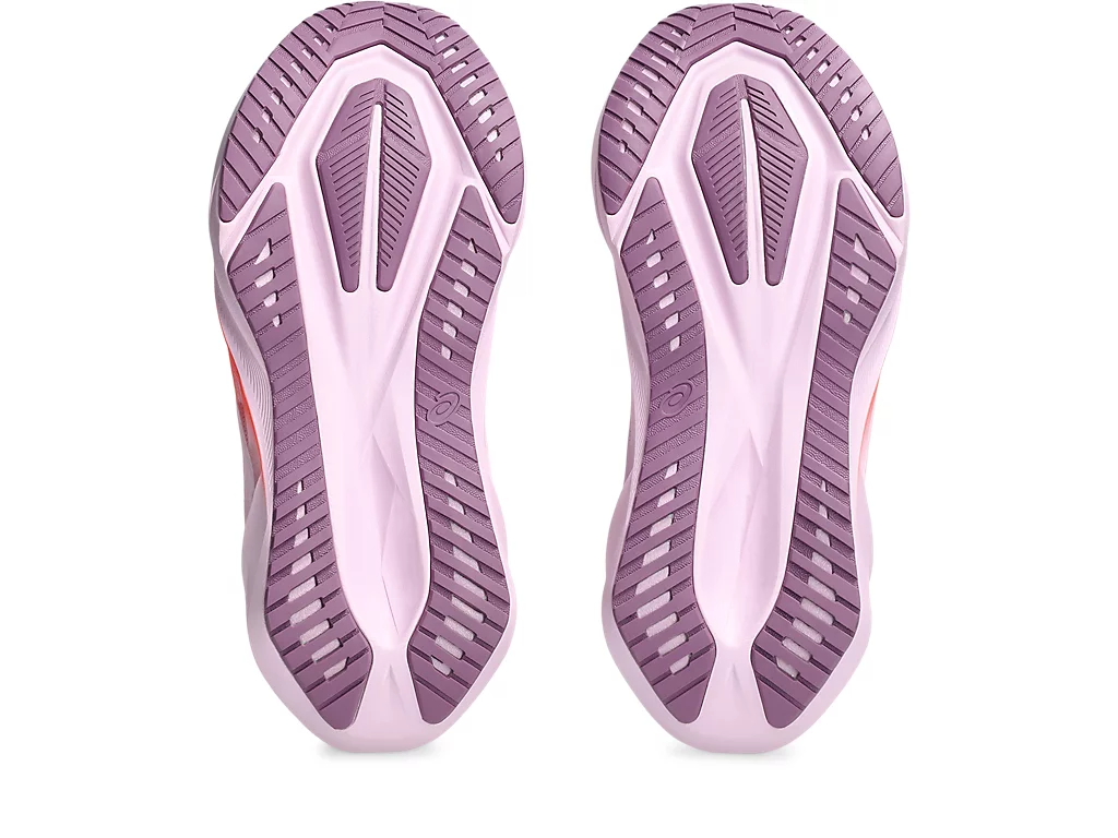 ASICS Women Novablast 5 Wide - White / Coral Reef