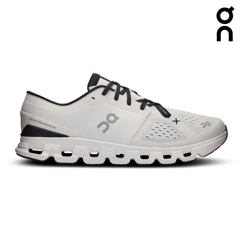 On Running Women Cloud X 4 - Ivory / Black