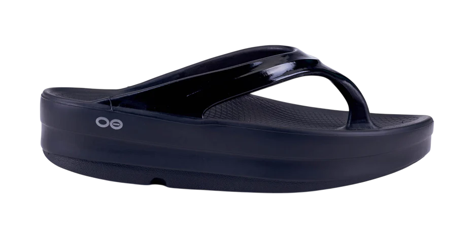 OOFOS Women OOmega Sandal - Black