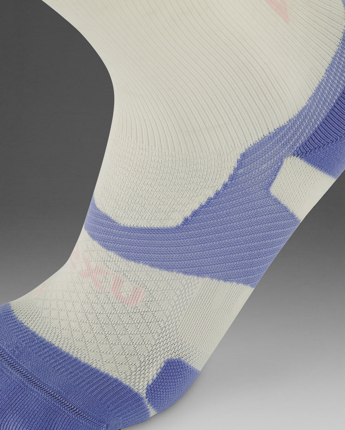 2XU Unisex Vectr Light Cushion Crew Socks - Off White / Lavender