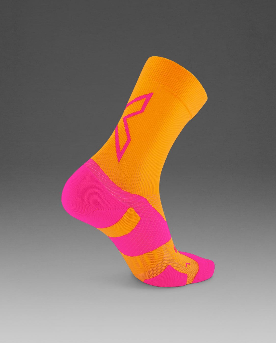 2XU Unisex Vectr Light Cushion Crew Socks - Solar Orange / Fuchsia