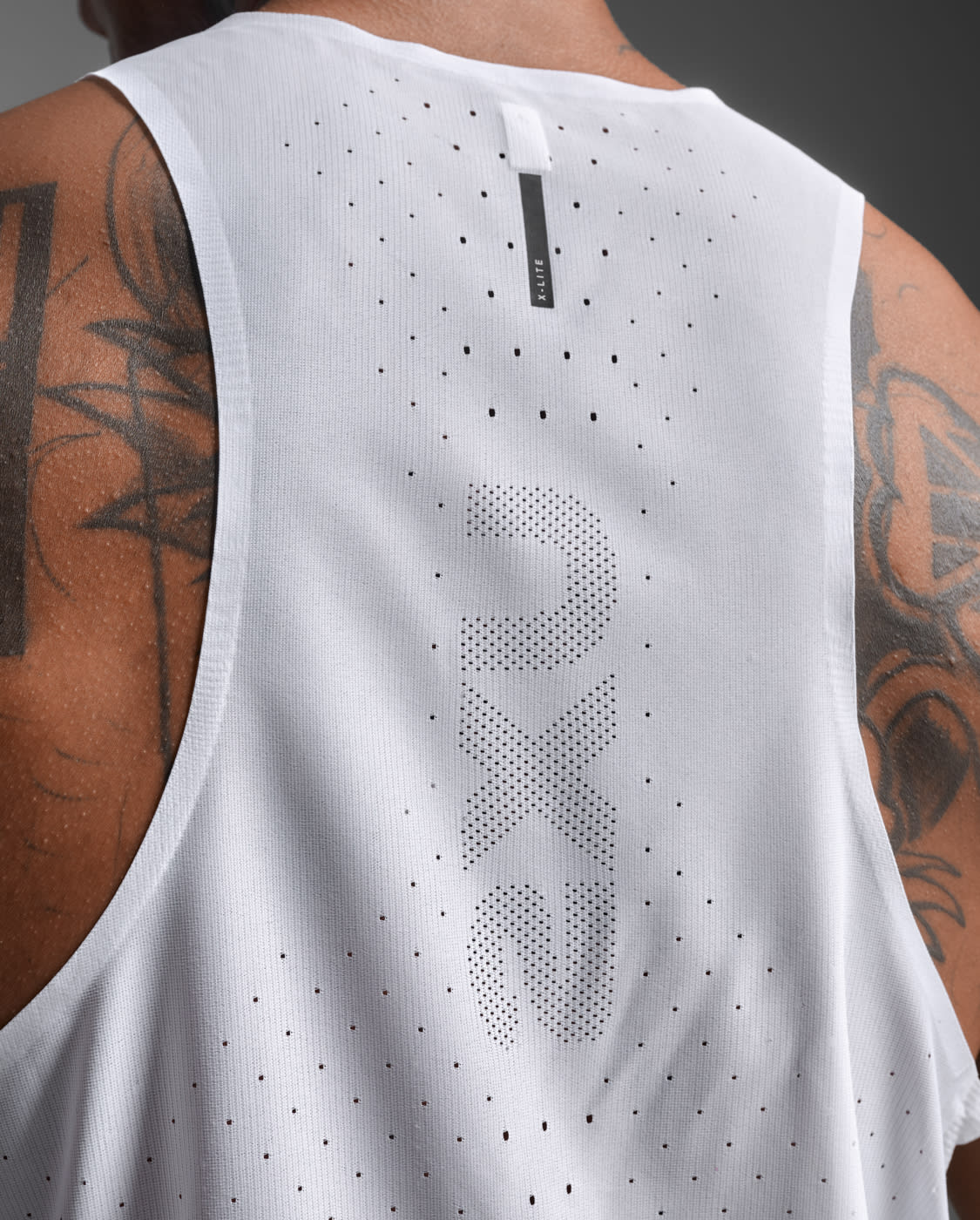 2XU Men Light Speed React Singlet - Blue Gradient / Black Reflective