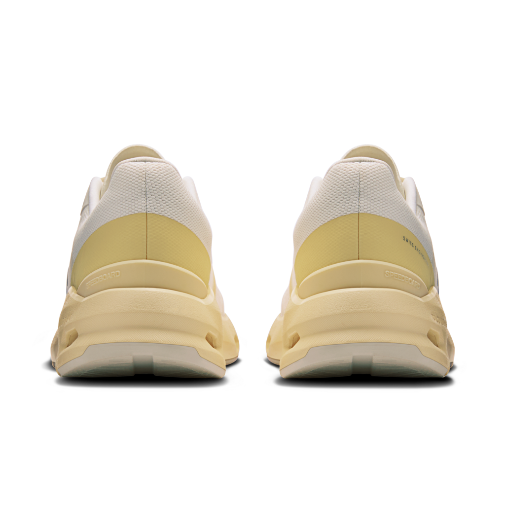 On Women Cloudpulse - Ivory / Tumeric