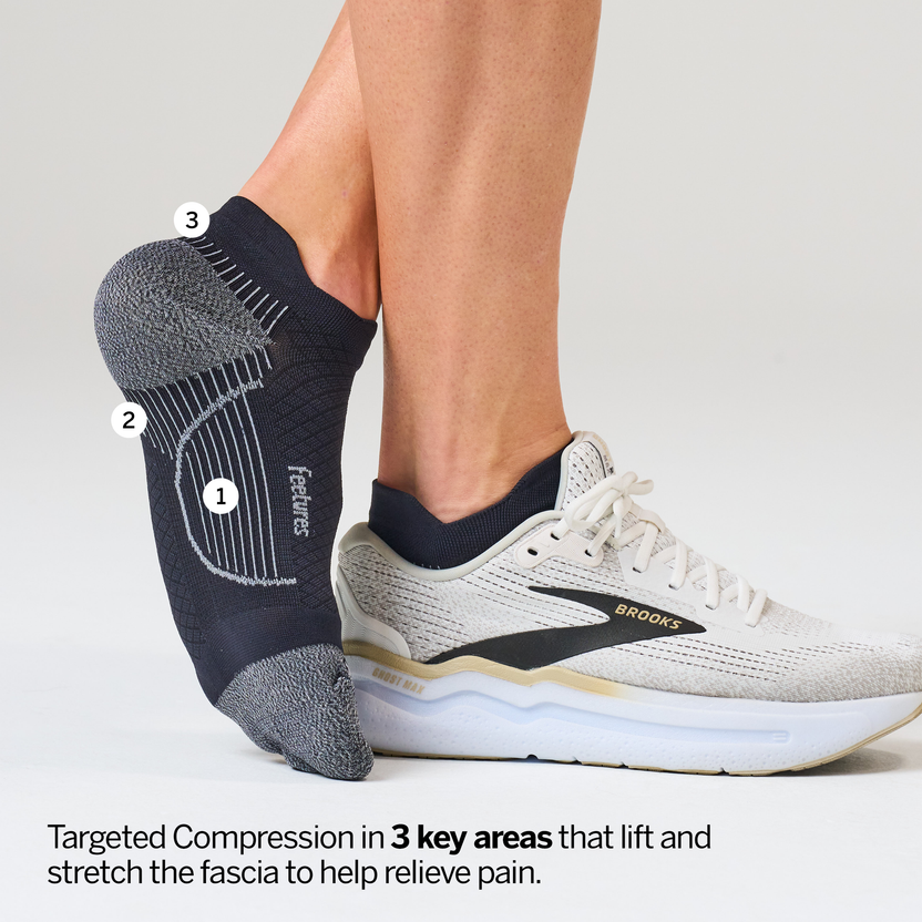 Feetures Plantar Fasciitis Relief Light Cushion No Show Tab - Black