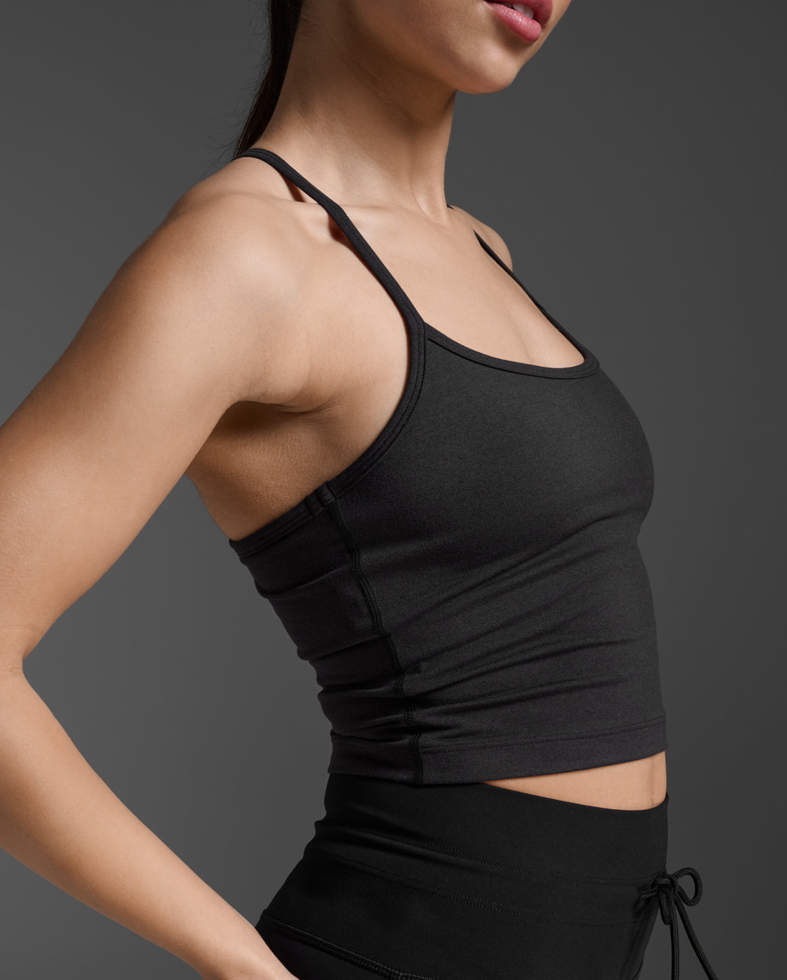 2XU Women Flex Crop Tank - Black / Black