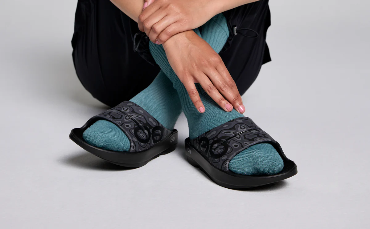 OOFOS Unisex OOahh Sport - Black Water Camo