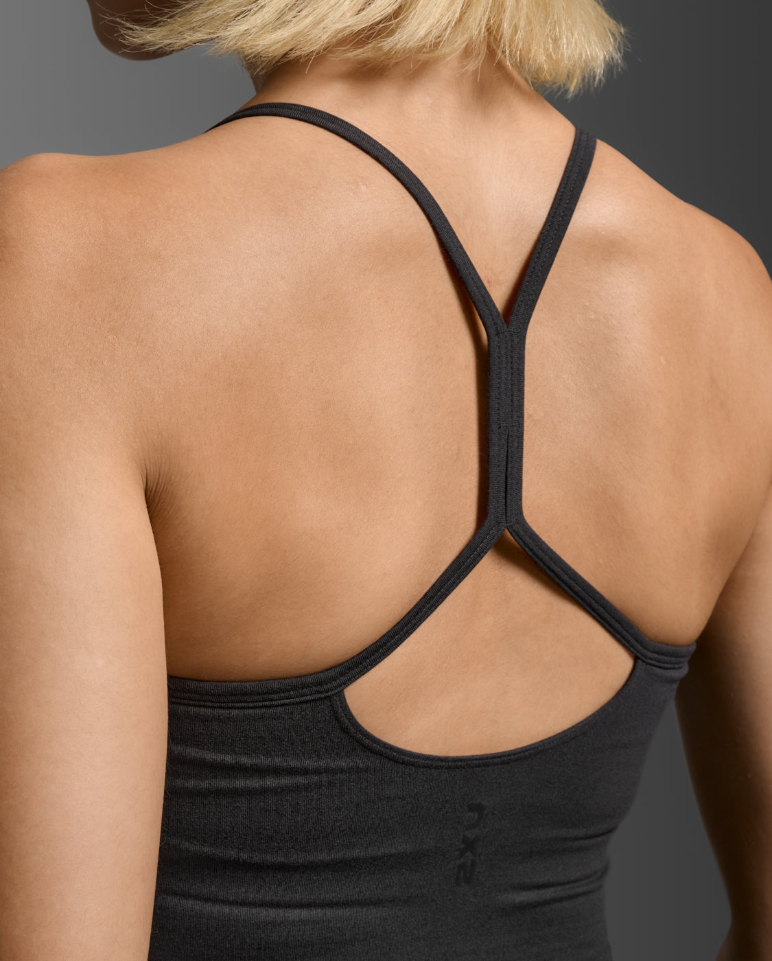2XU Women Flex Crop Tank - Black / Black