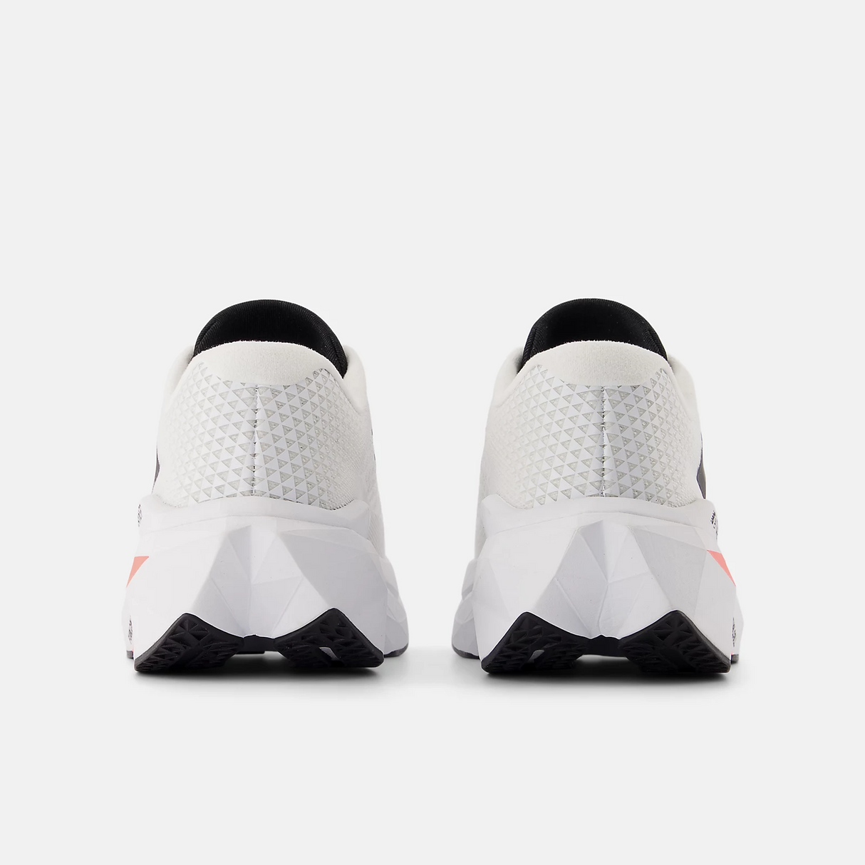 New Balance Women FuelCell SuperComp Trainer V3 - Sea Salt / Urgent Red