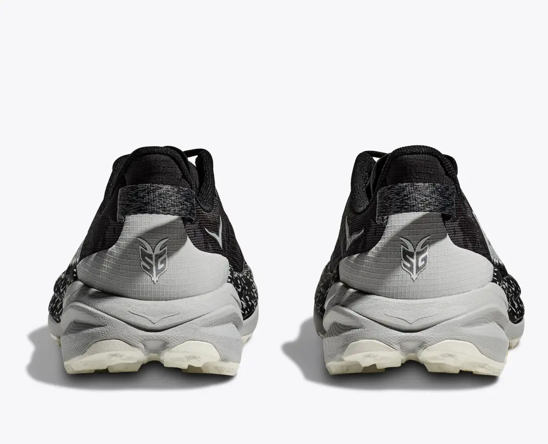 HOKA Men Speedgoat 6 - Black / Stardust