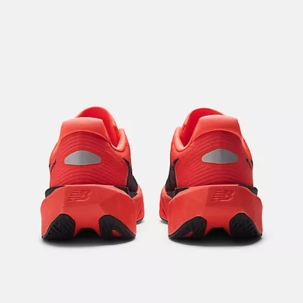 New Balance Men Rebel V5 - Urgent Red / Black