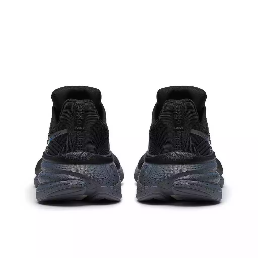 Saucony Women Hurricane 24 - Black / Shadow