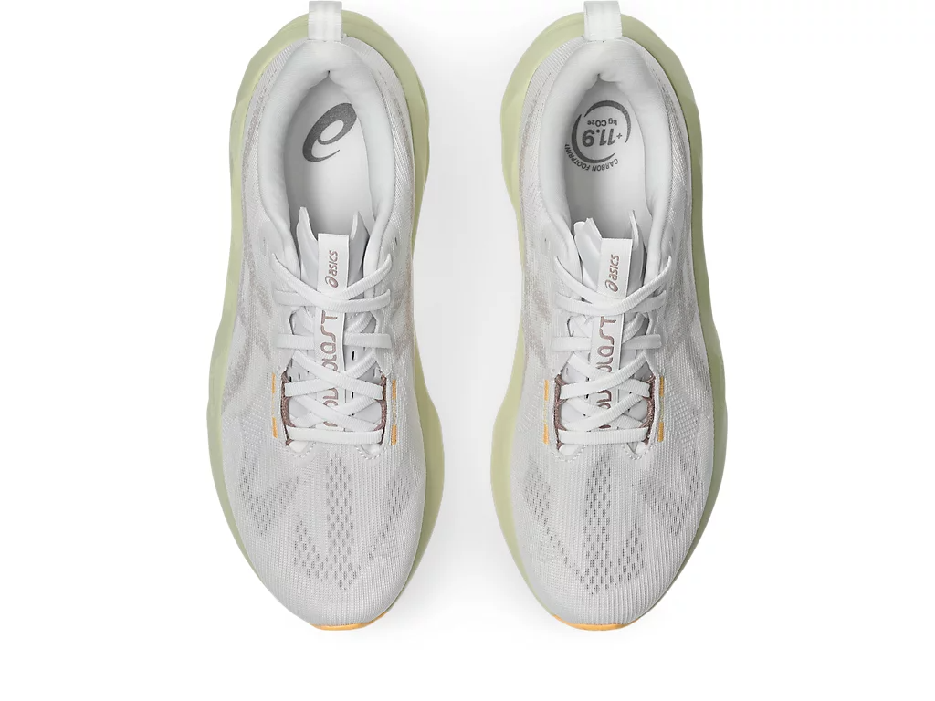 ASICS Men Novablast 5 Wide - White / Fawn