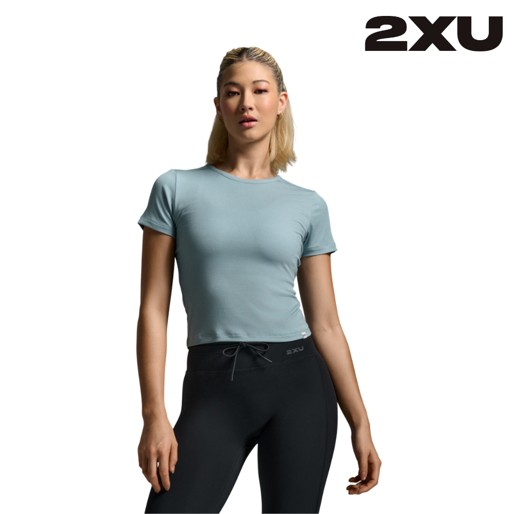2XU Women Fluid Ribbed Crop Tee - Chambray / White
