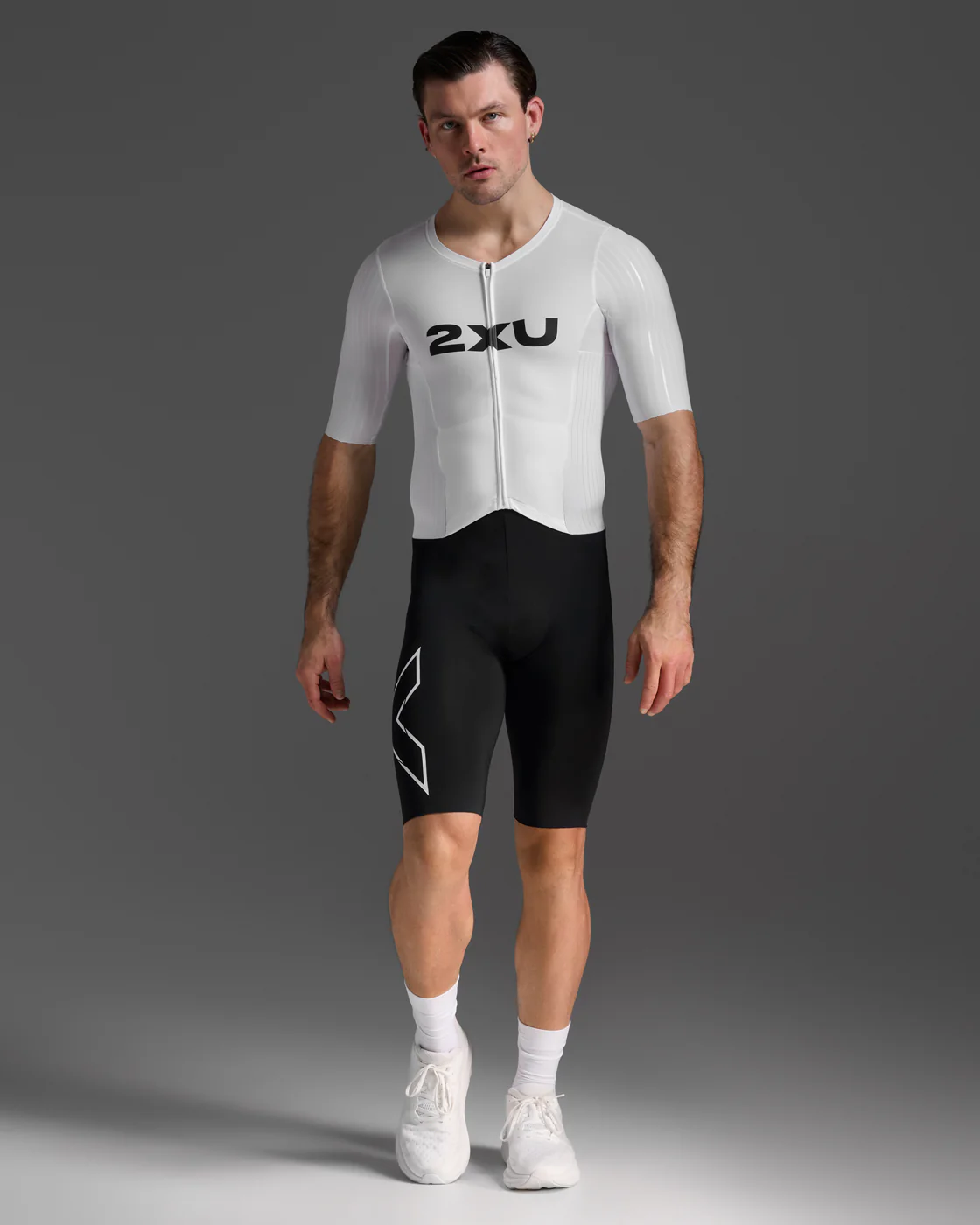 2XU Men Light Speed React Sleeved Trisuit - Black / White