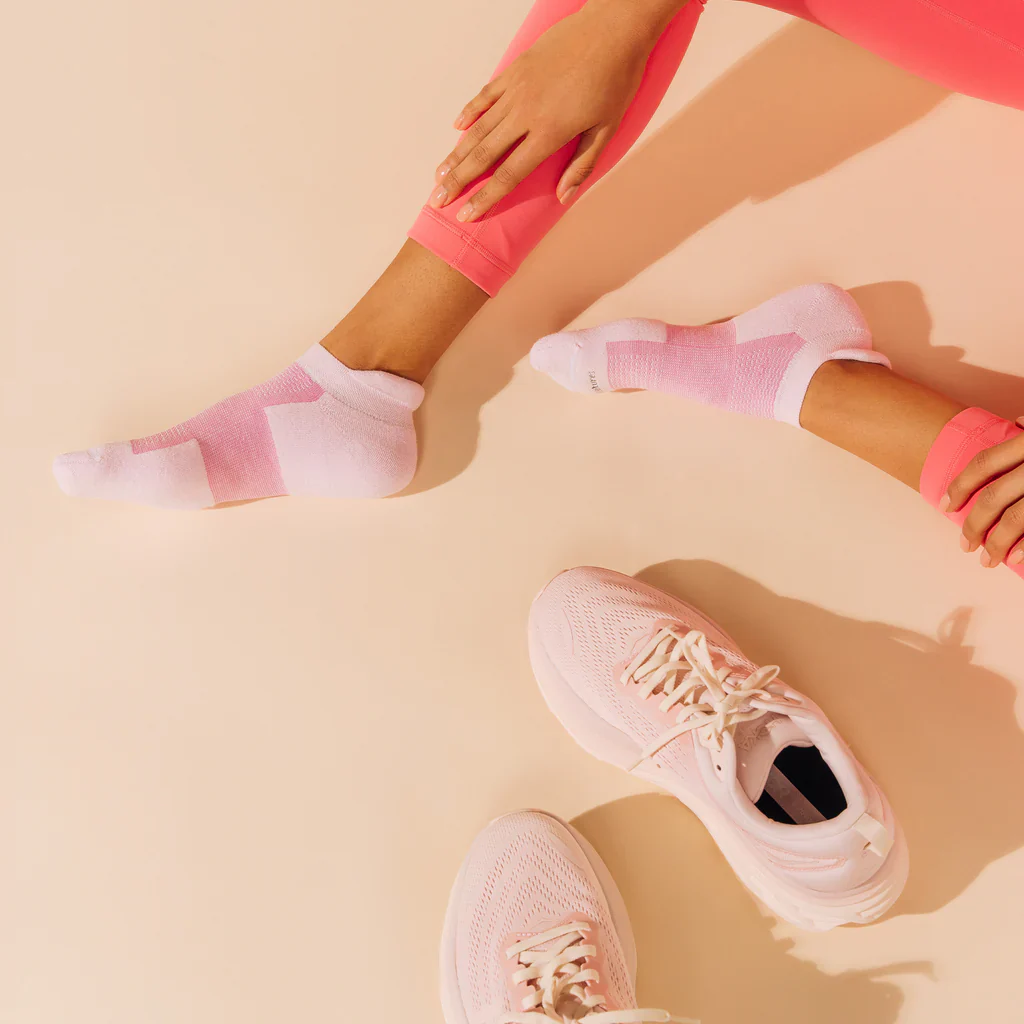 Feetures Active High Performance Max Cushion No Show Tab - Strawberry Milk