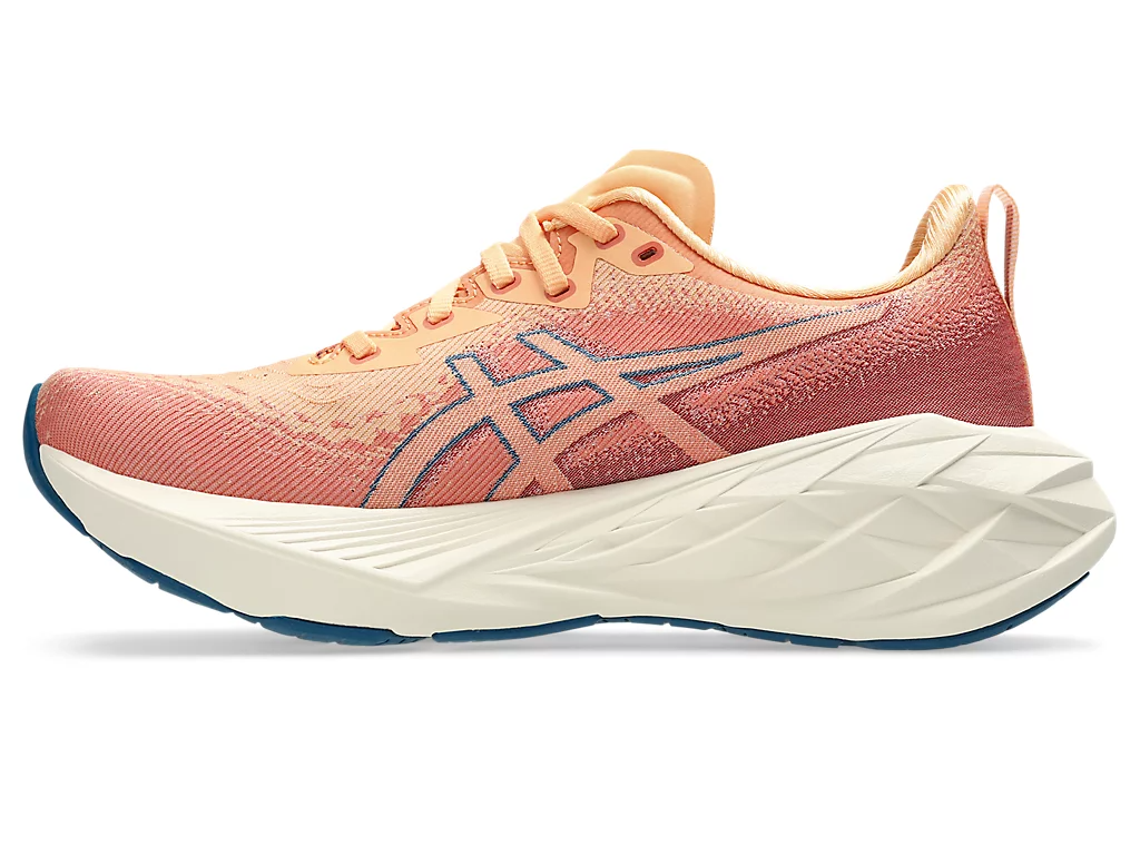 ASICS Women Novablast 4 - Faded Orange / Deep Red