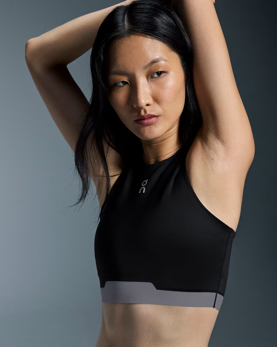On Women Train 2-in-1 Crop - Black