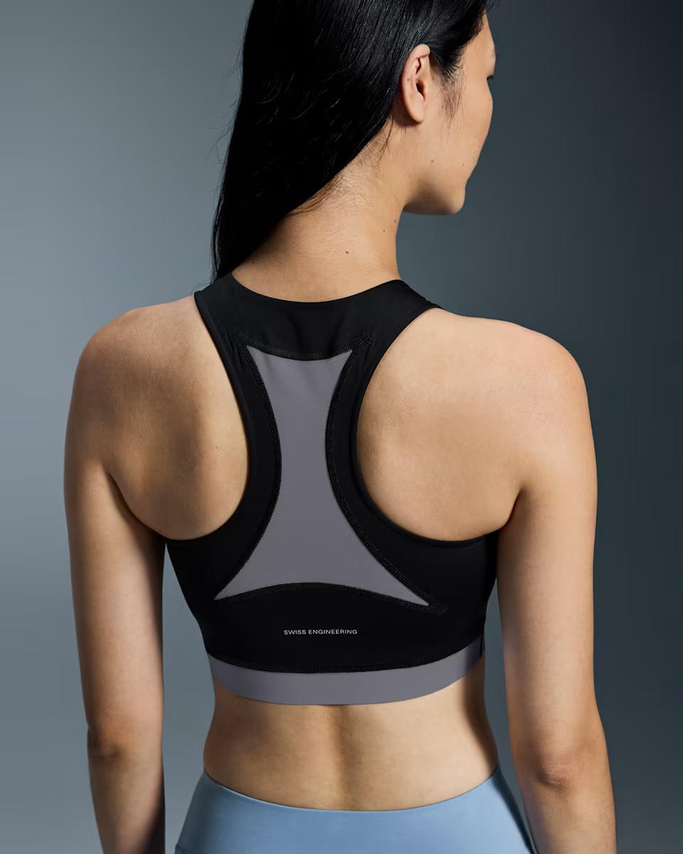On Women Train 2-in-1 Crop - Black