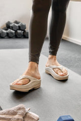 OOFOS Women OOmega Luxe Sandal - Nomad Oyster