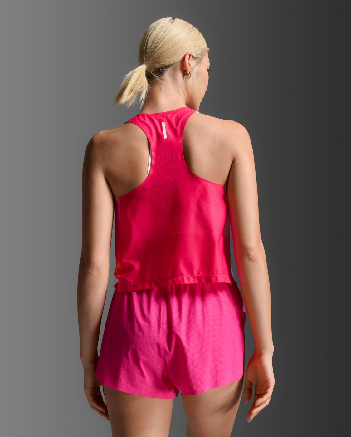 2XU Women Light Speed React Crop Singlet - Fuchsia Grad / White Reflective