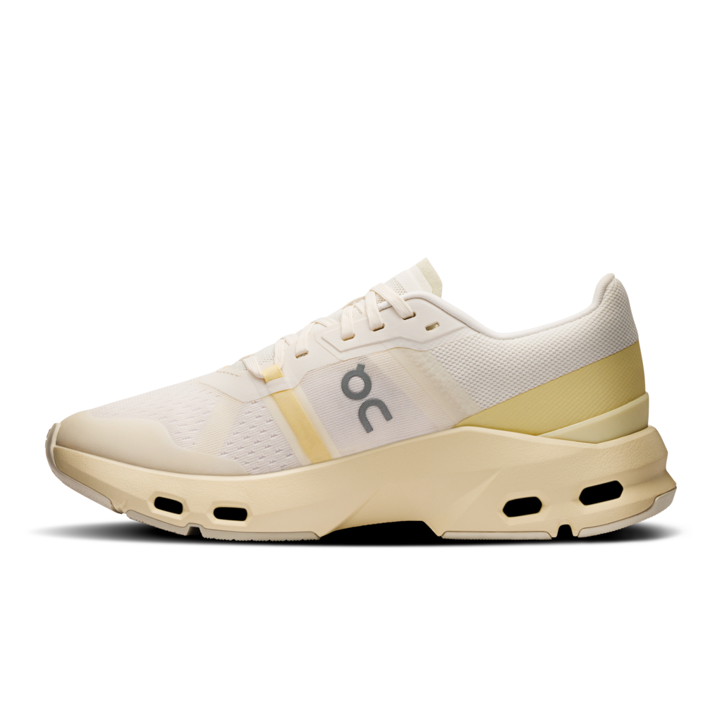 On Women Cloudpulse - Ivory / Tumeric