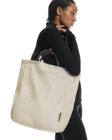 On Unisex Tote Pack 25L - Cream / Black