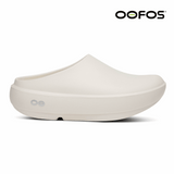OOFOS Unisex Oocloog Plus - Chalk