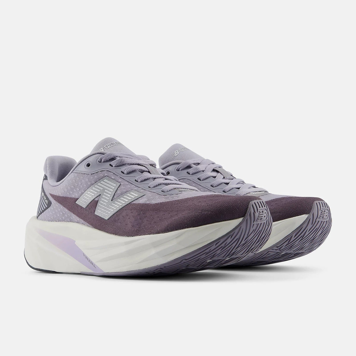 New Balance Women FuelCell Rebel V5 - Digital Mist / Magnet