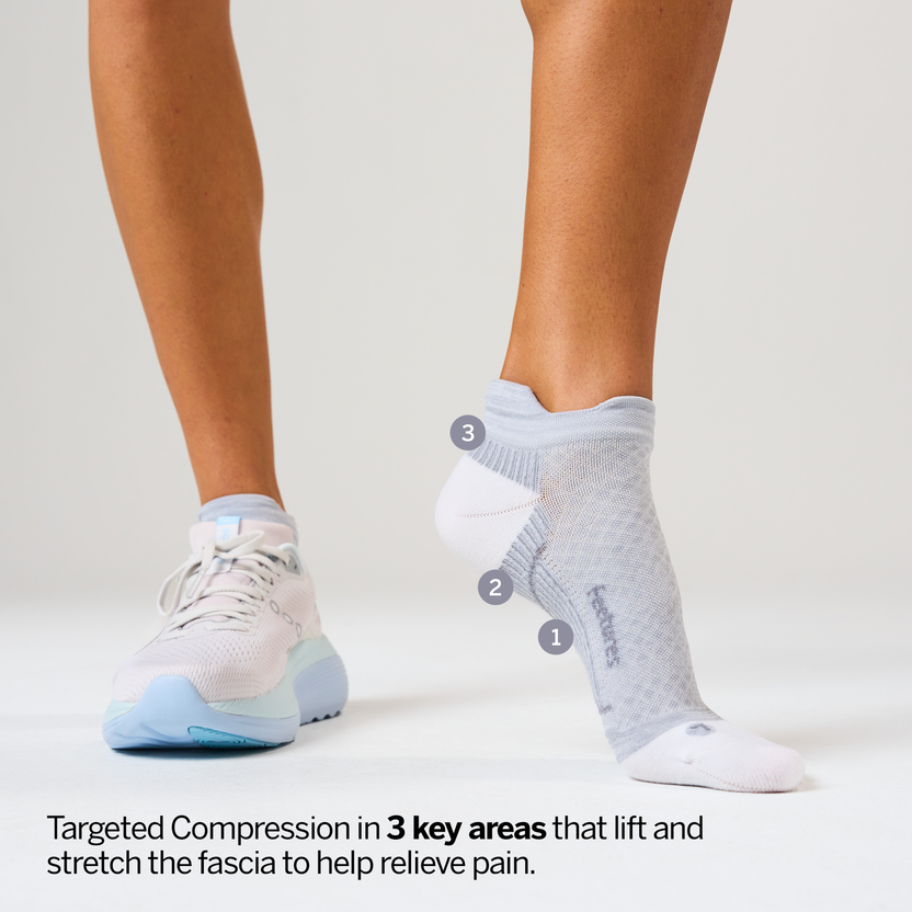 Feetures Plantar Fasciitis Relief Light Cushion No Show Tab - Gray