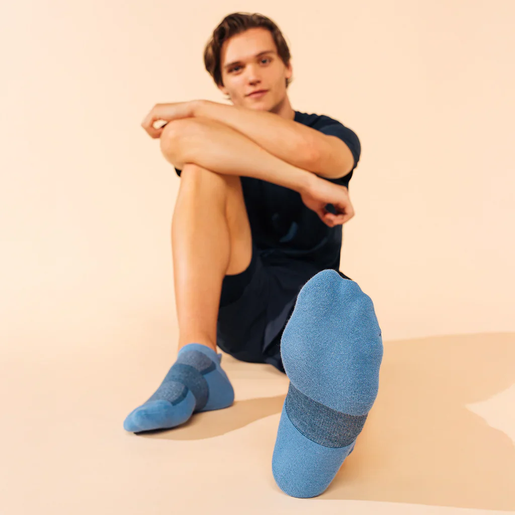 Feetures Active High Performance Ultra Light Cushion No Show Tab - Denim Daze