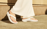 OOFOS Women Oolala - White