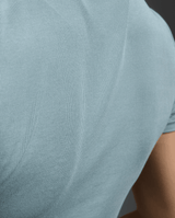 2XU Women Fluid Ribbed Crop Tee - Chambray / White