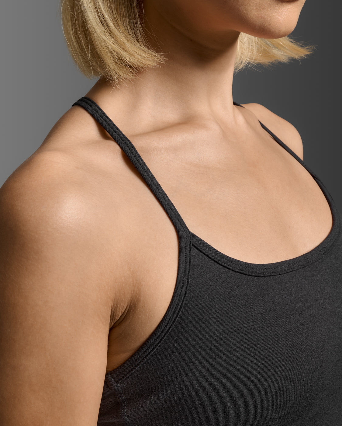 2XU Women Flex Crop Tank - Black / Black