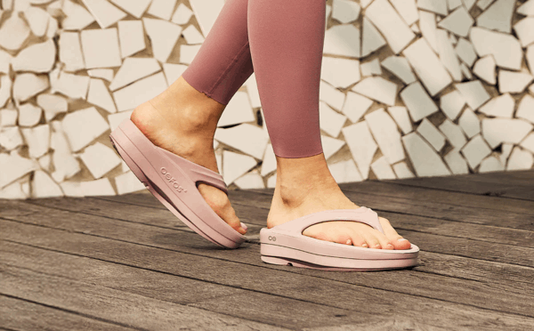 OOFOS Women OOmega - Stardust