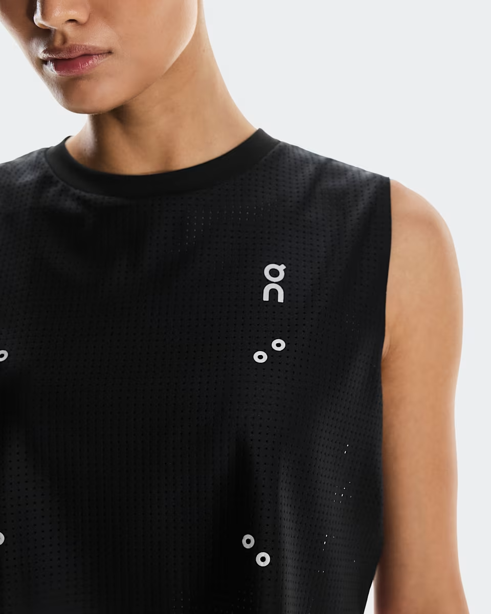 On Women Pace Tank - Black