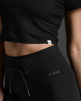 2XU Women Fluid Ribbed Crop Tee - Black / White